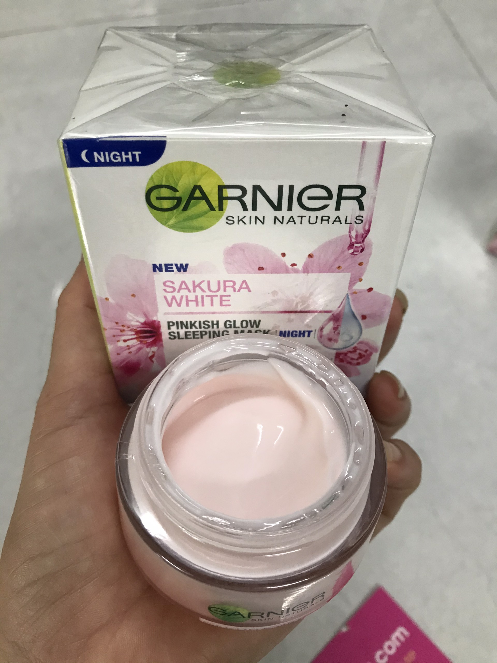 Kem Dưỡng Trắng Giữ Ẩm Garnier Sakura White SPF30 Thái Lan Chăm Sóc Mặt-1